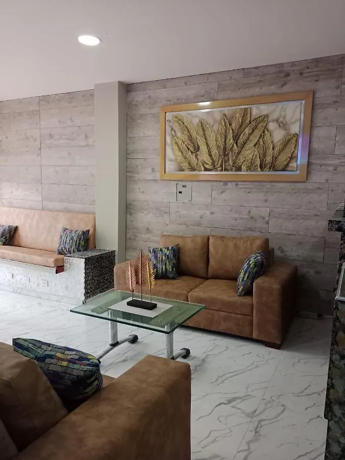 Hotel Luxem Μπογκοτά