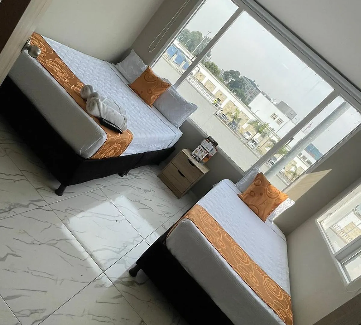 Hotel Luxem Μπογκοτά