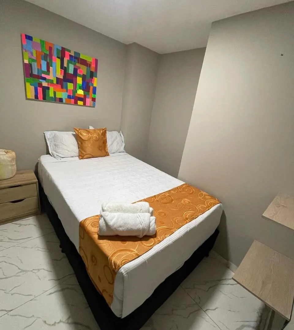Hotel Luxem Μπογκοτά