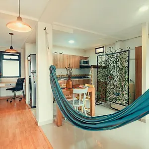 Apartment Encantador! Con Calor De Hogar!!